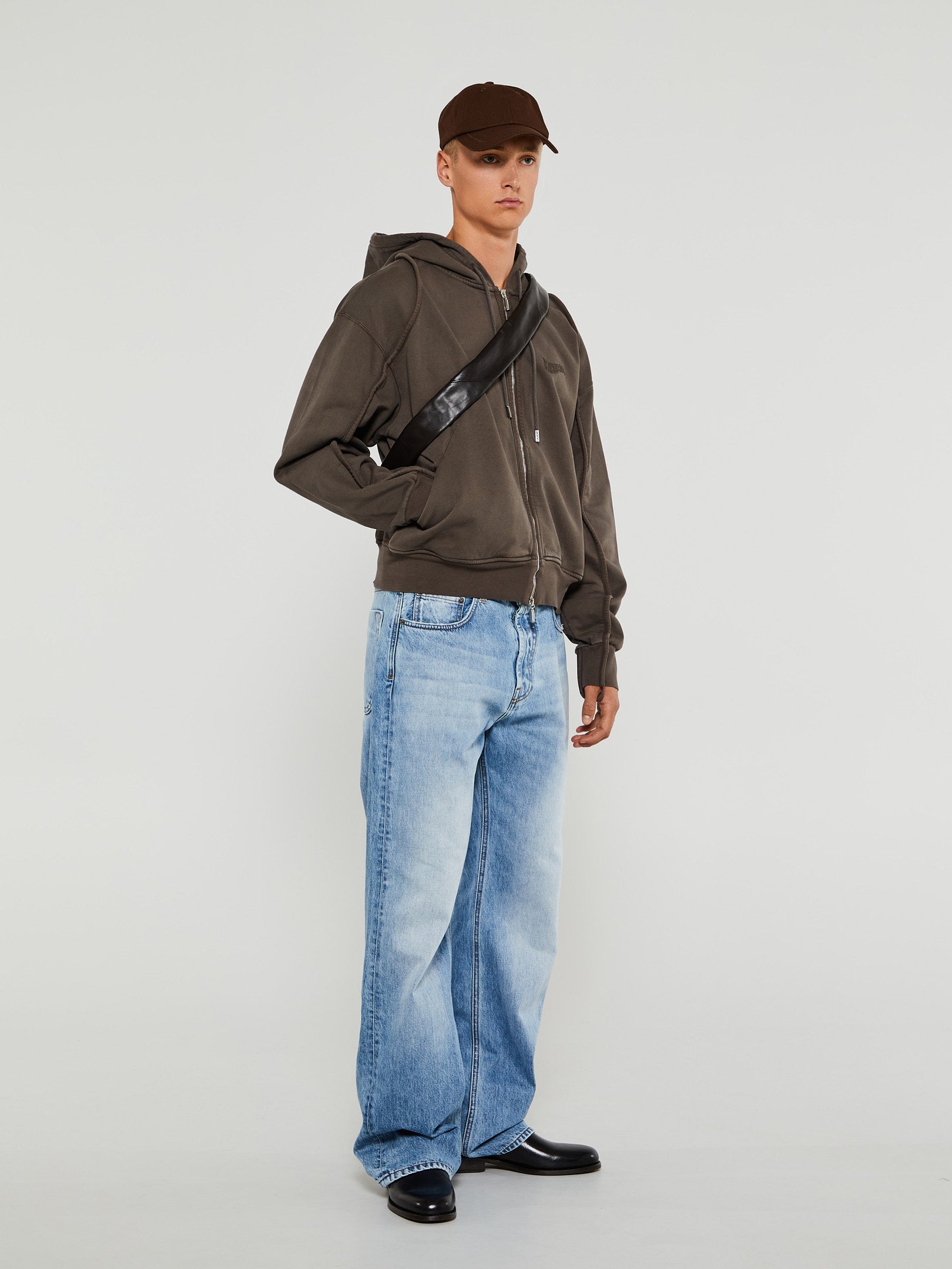 Jacquemus - Le Sweater Camargue Zippe in Dark Brown