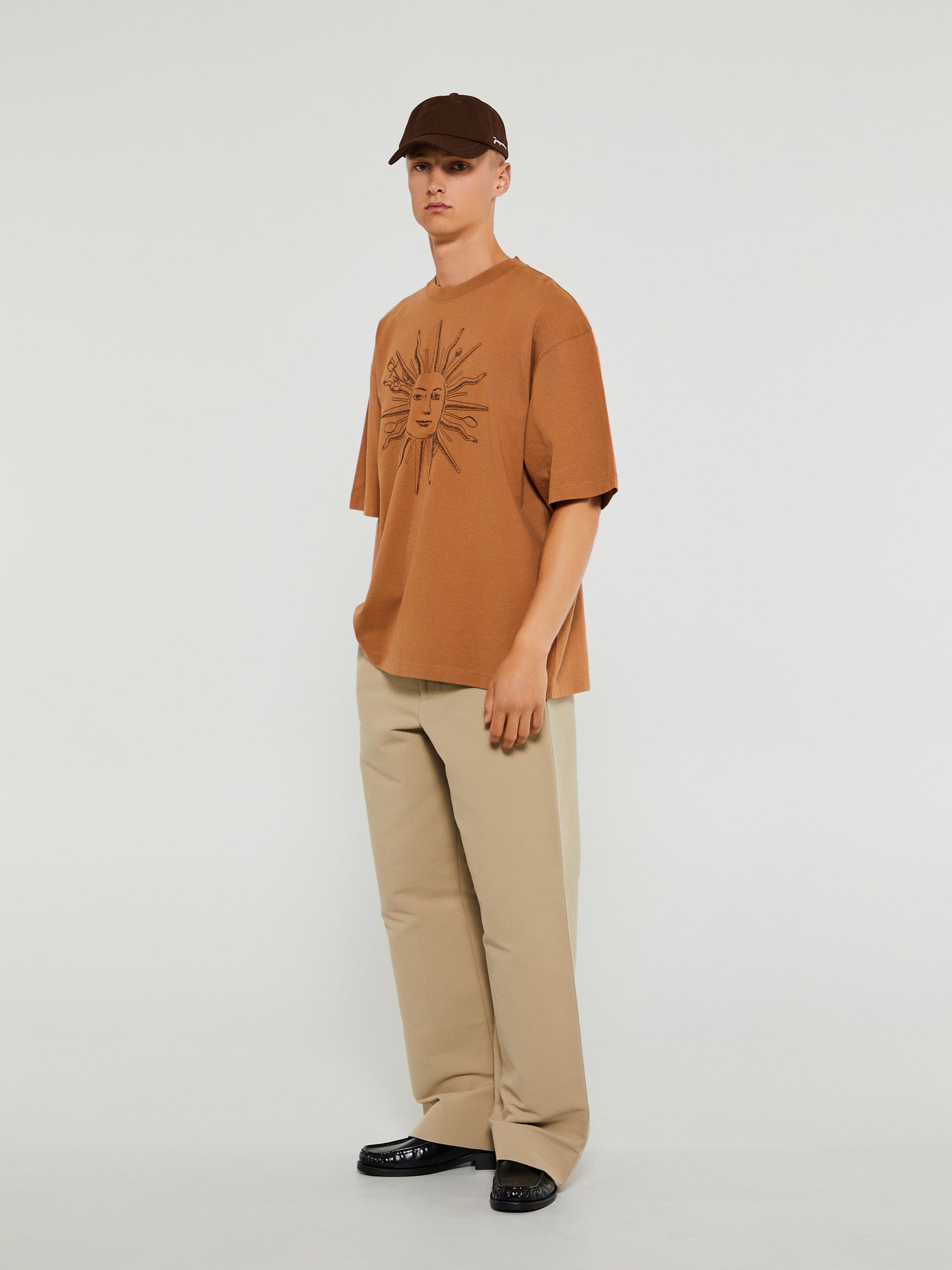 Le T-Shirt Carto in Light Brown