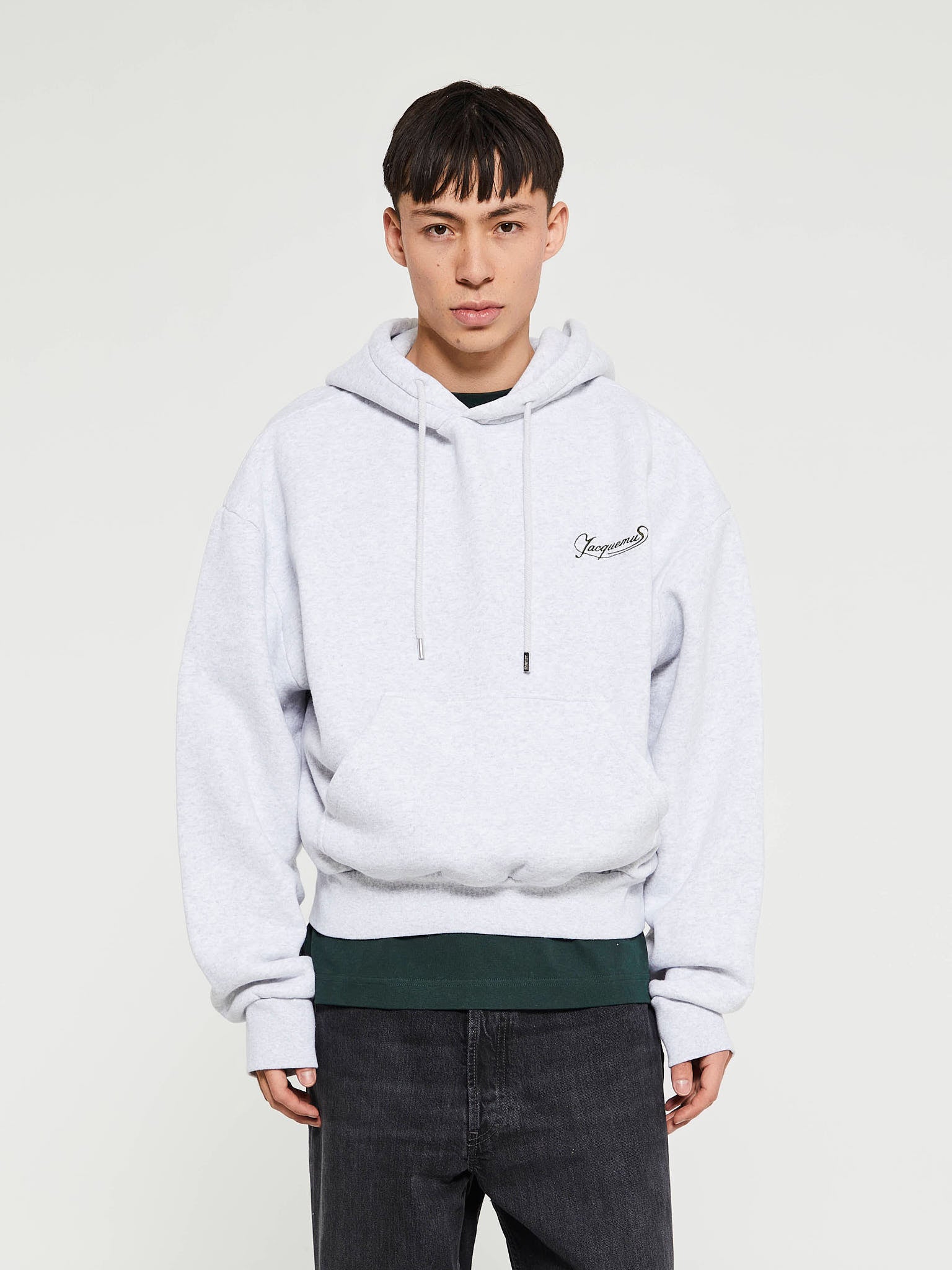 Jacquemus - Le Hoodie Corto Sweatshirt in Uni Club Grey