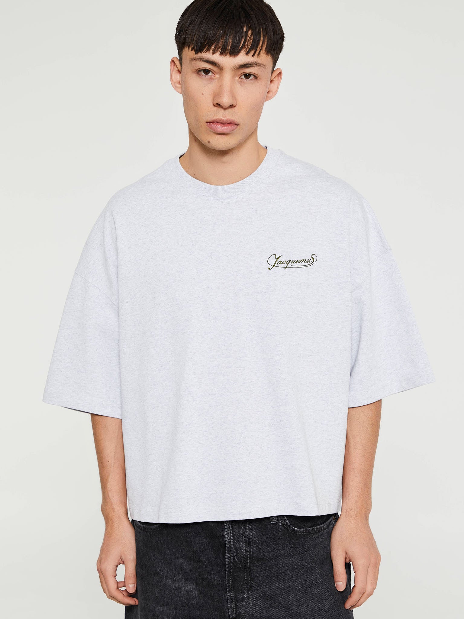 Jacquemus - Le T-Shirt Corto in Uni Club Grey