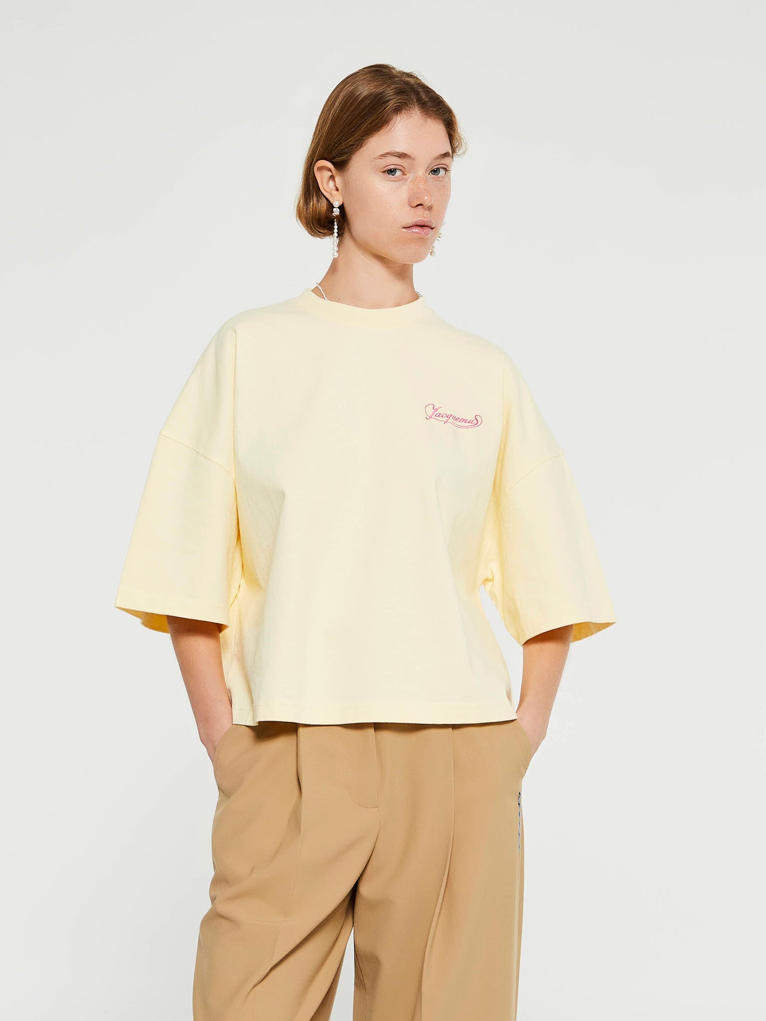 Jacquemus - Le T-Shirt Corto in Uni Club Beige