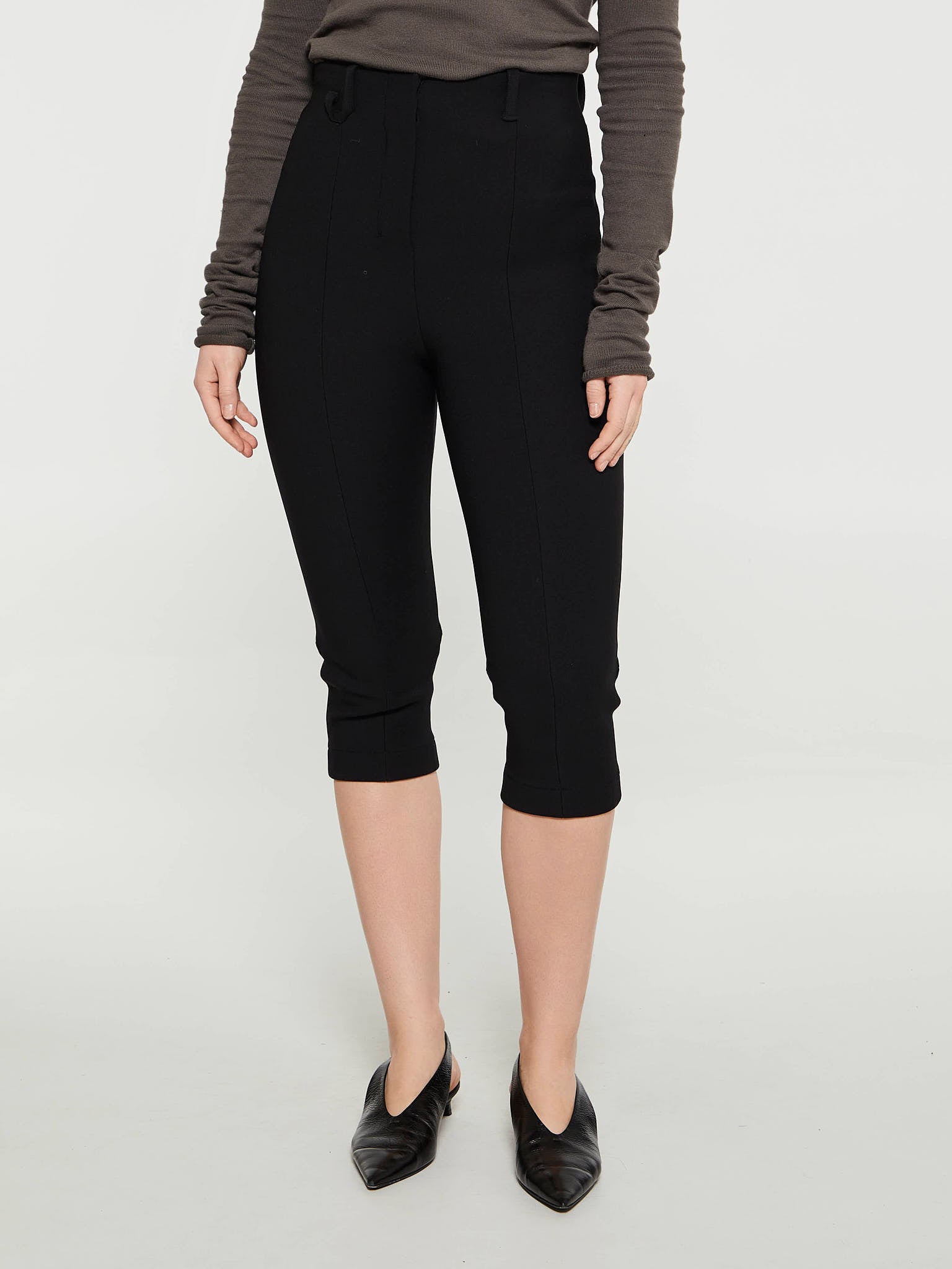 Jacquemus - Le Pantalon Capri Pants in Black