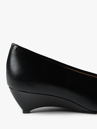 Jil Sander - Arc Pump Heels in Black