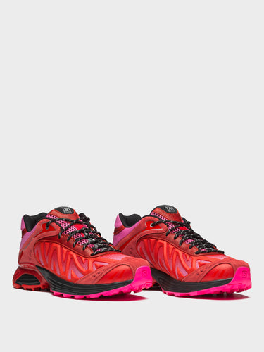 Salomon - XT WHISPER ARIES Sneakers in Fiery Red, Fuchsia Pink and Black