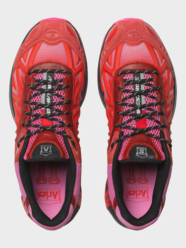 Salomon - XT WHISPER ARIES Sneakers in Fiery Red, Fuchsia Pink and Black