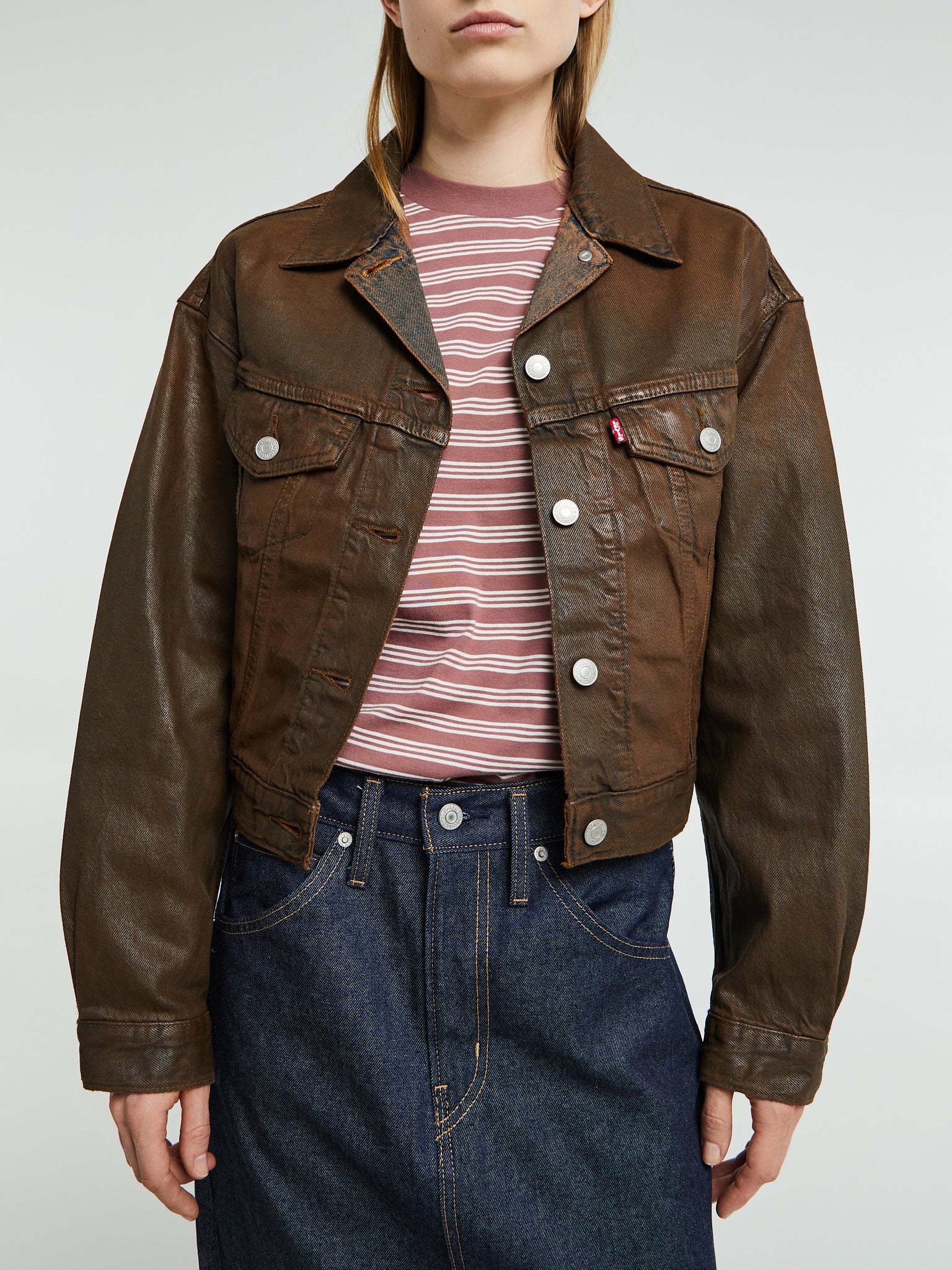 Levi's - Shrunken 90s Coated Trucker Jacket in Pay Day Trucker Brown