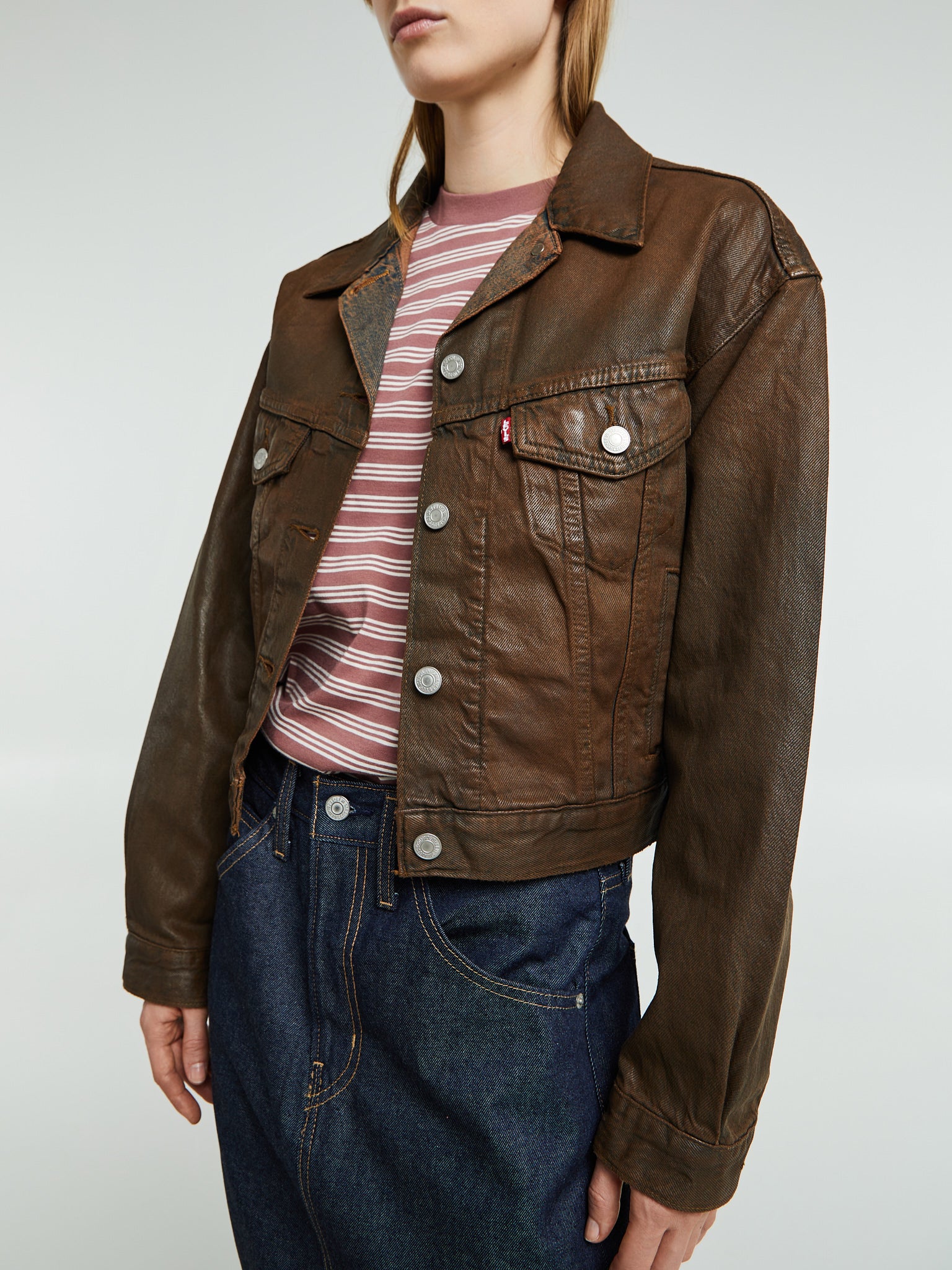 Levi's - Shrunken 90s Coated Trucker Jacket in Pay Day Trucker Brown