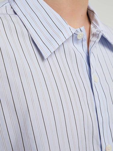 mfpen - Holiday Shirt in Light Blue Banker Stripe