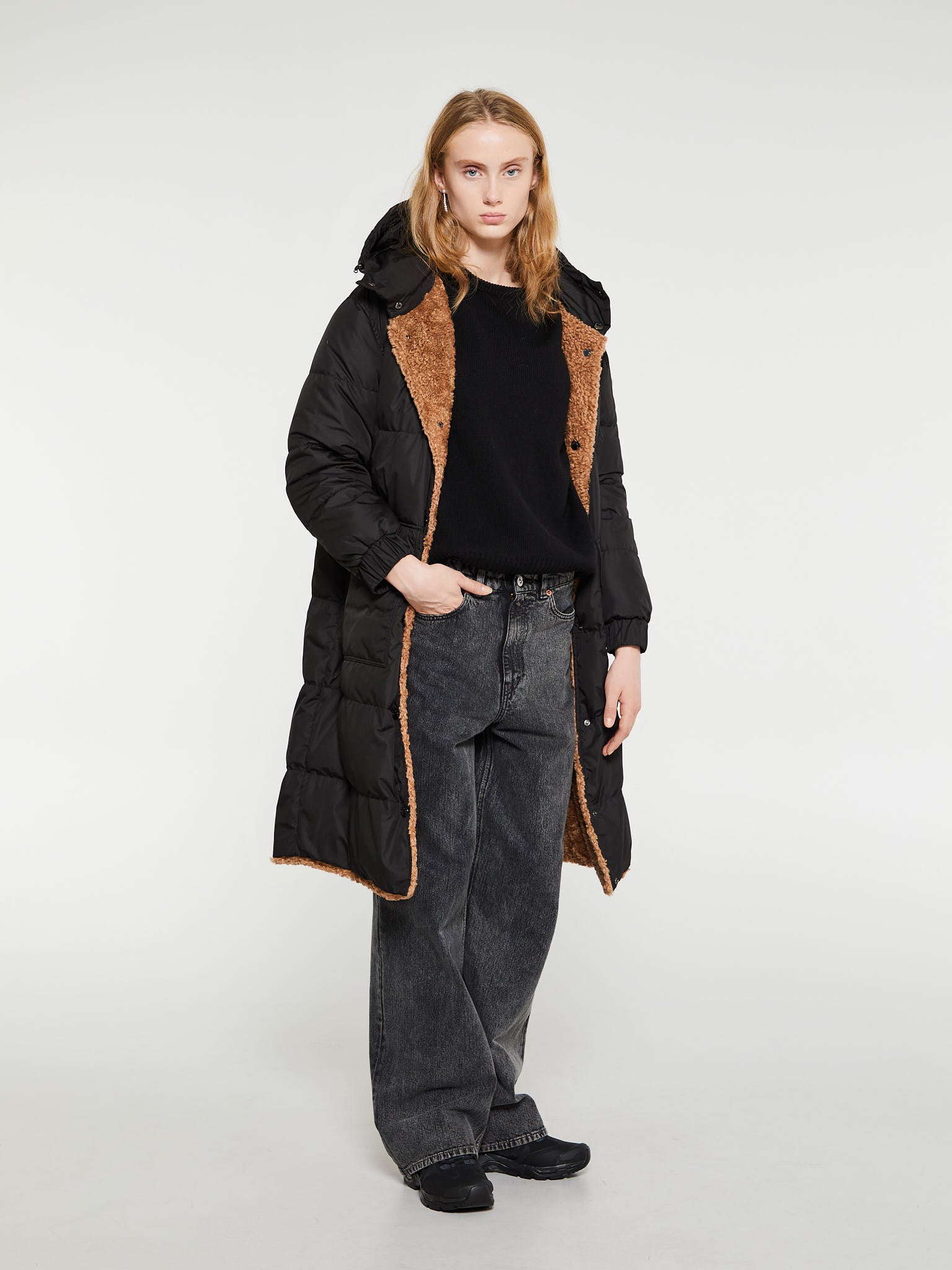 Moncler - Bernache Long Coat in Brown – stoy