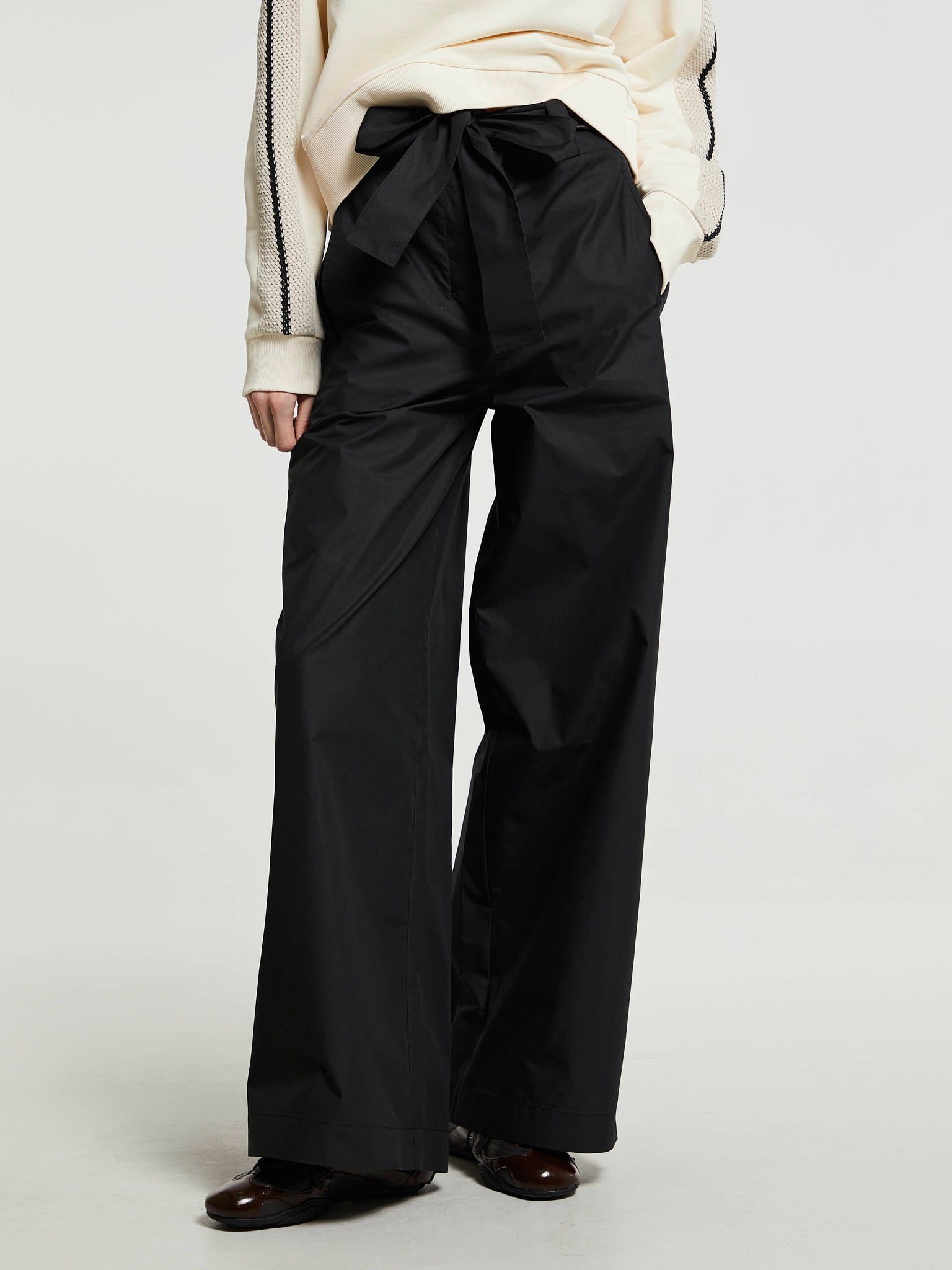 Moncler - Trousers in Black