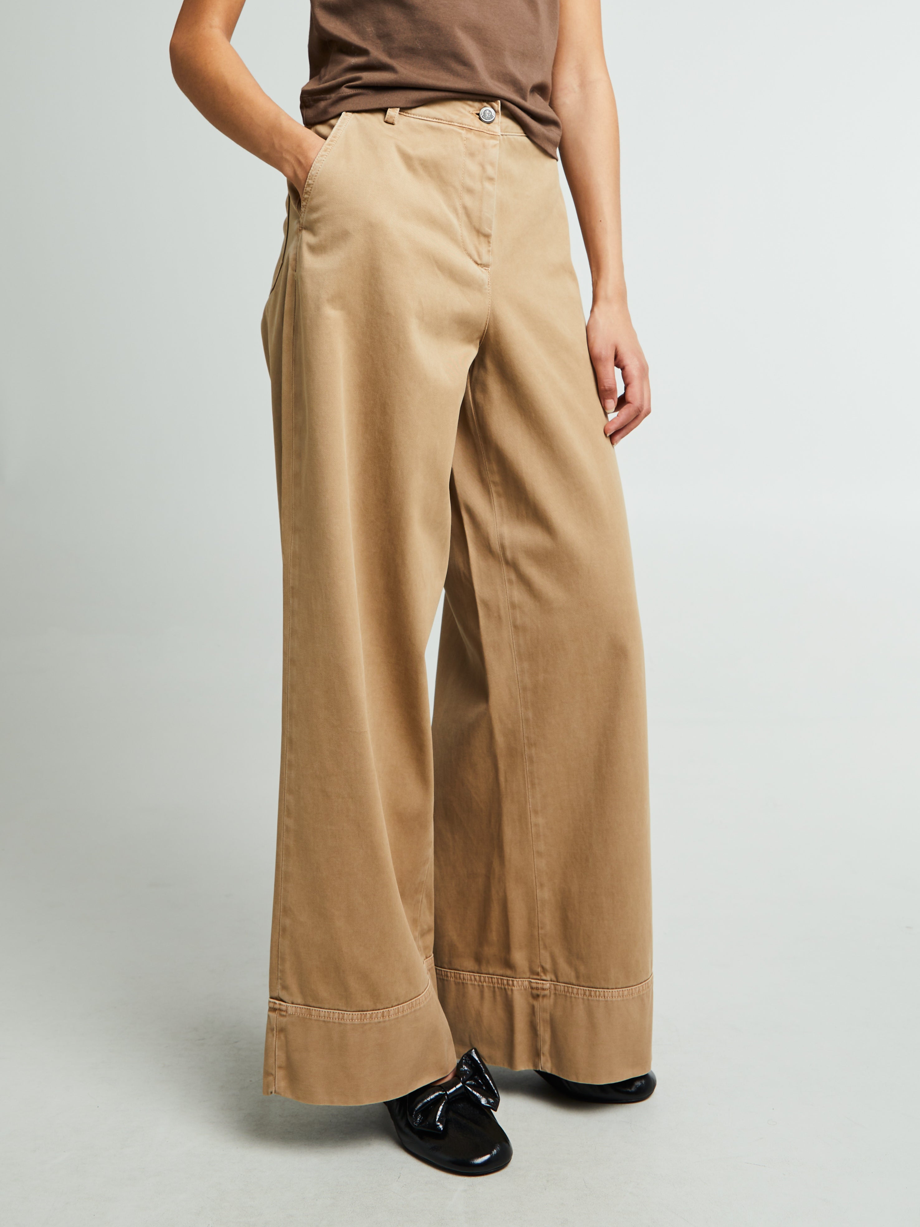 Moncler - Trousers in Beige