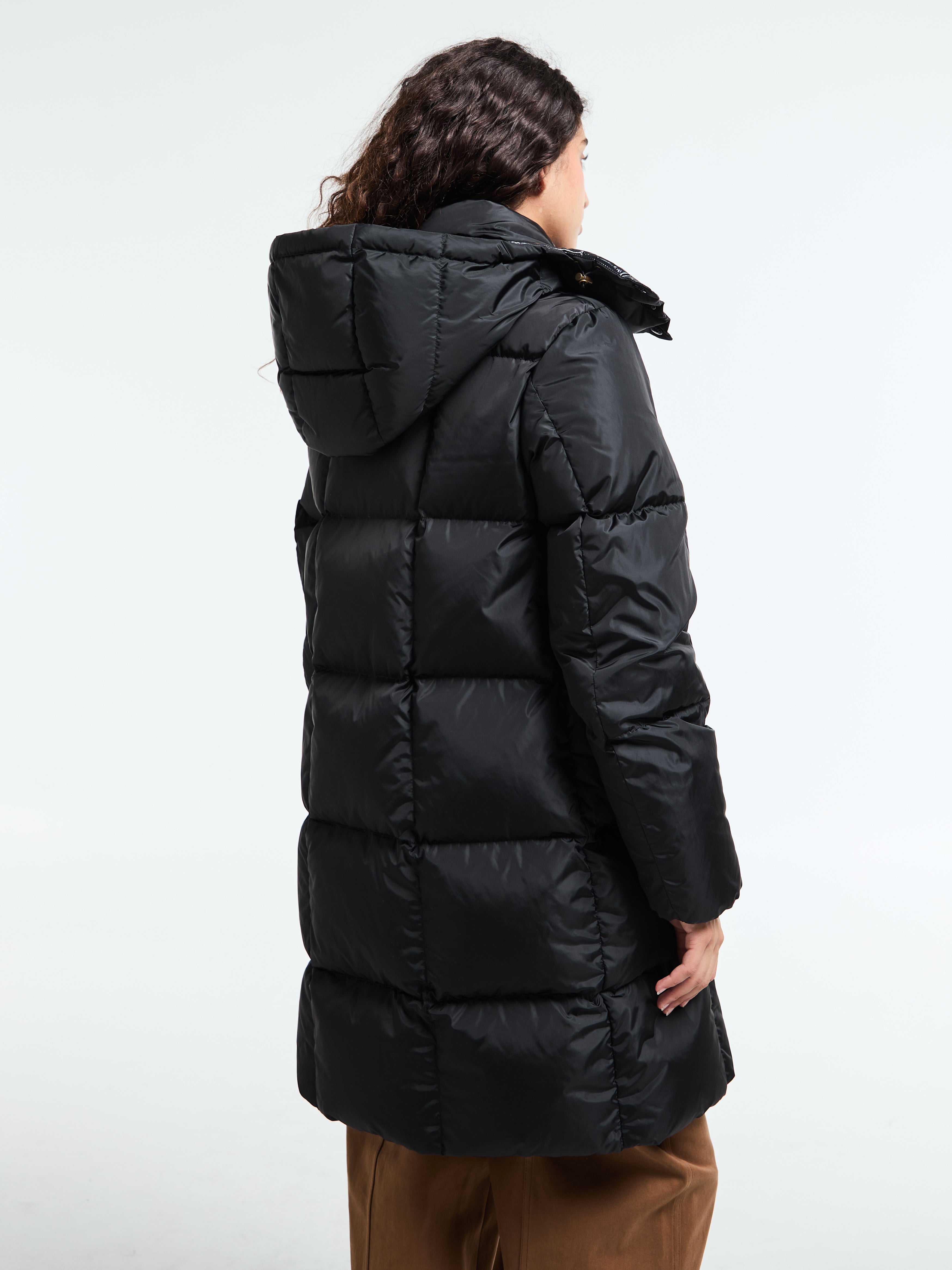 MONCLER ブラック マウンテンパーカー MONCLER モンクレール ナイロンパーカー ナイロンジャケット