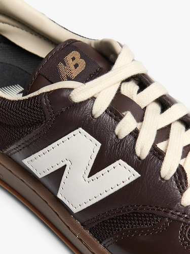 New Balance - U5009H1 in Black Coffee and Sea Salt