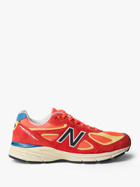 New Balance - Teddy Santis 990 v4 Sneakers in Urgent Red