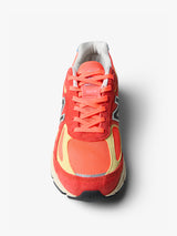 New Balance - Teddy Santis 990 v4 Sneakers in Urgent Red