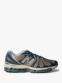 New Balance - Abzorb 1890 Sneakers in Outerspace and Mushroom