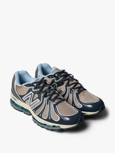 New Balance - Abzorb 1890 Sneakers in Outerspace and Mushroom