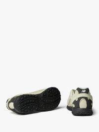 New Balance - New Balance 204V in Pistachio Butter & Black Cement