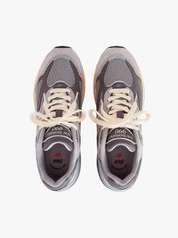 New Balance - New Balance Made In Usa 990v7 in Kool Grey