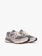 New Balance - New Balance Made In Usa 990v7 in Kool Grey