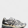 New Balance - M1906AD Sneakers in Silver Metallic