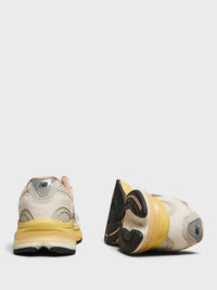 New Balance - 2010 Sneakers in Linen