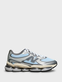 New Balance - 2000 Sneakers in Light Chrome Blue
