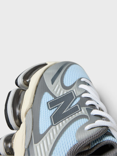New Balance - 2000 Sneakers in Light Chrome Blue