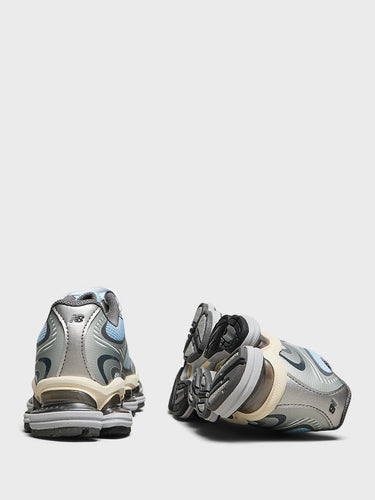 New Balance - 2000 Sneakers in Light Chrome Blue