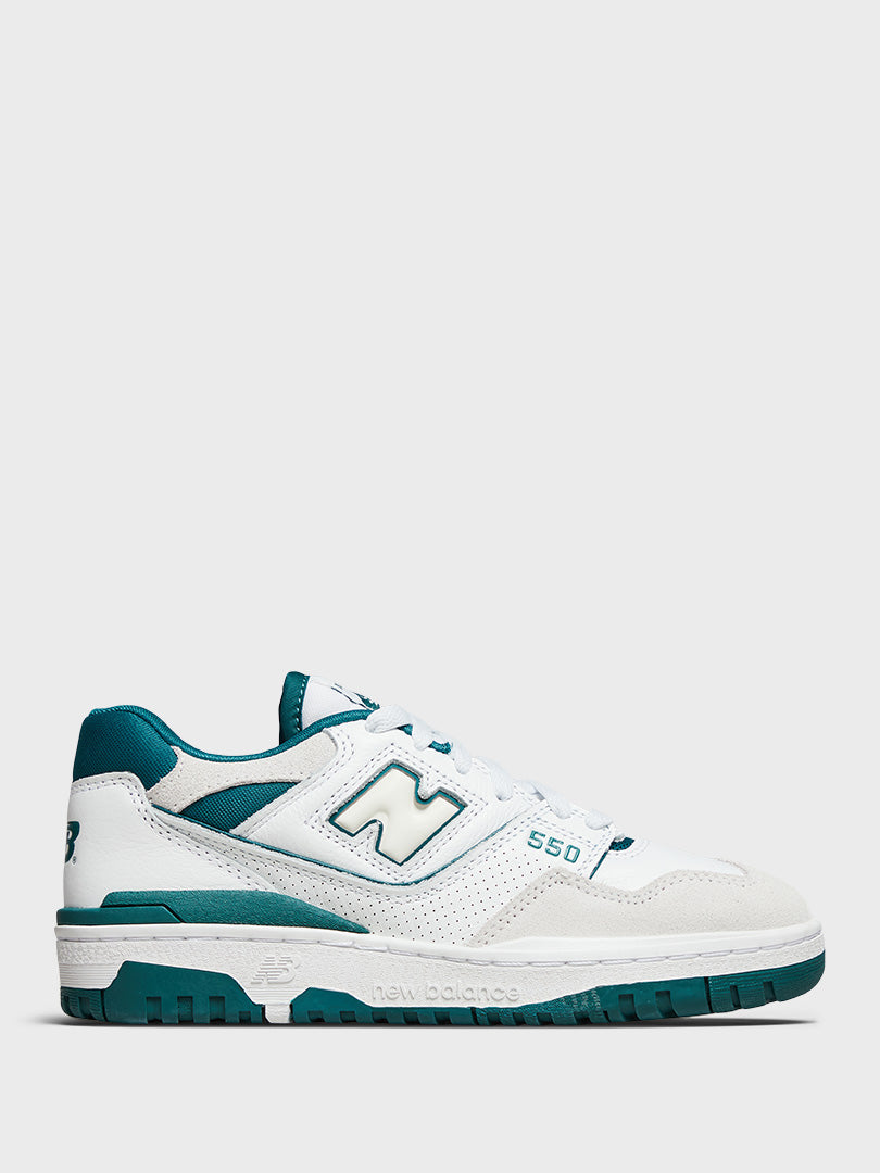 New Balance - 550 Sneakers in White and Green
