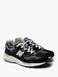 New Balance - 992 Sneakers in Black, Grey and Silver Metallic
