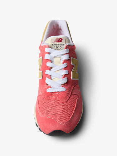 New Balance - Teddy Santis MiUS 1300 Sneakers in Drift Red