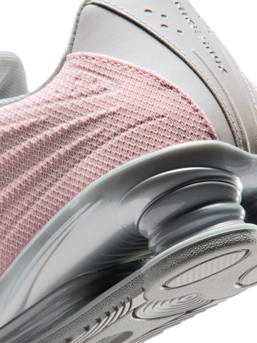 Nike - Nike Shox Z in Pink Foam and Metallic Silver Grey Fog