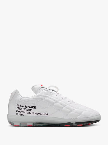 Nike - Nike Cryoshot Ar in White/White-University Red-Black