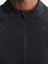 Nike - Run Lightweight Jacket in Black and Black Reflective