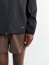 Nike - Run Lightweight Jacket in Black and Black Reflective