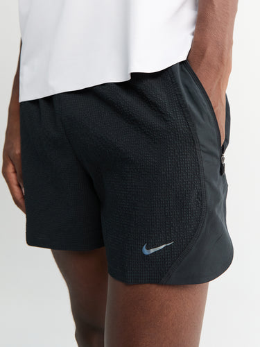 Nike - Dry-Fit Challenger 5-Inch Shorts in Black and Black Reflective