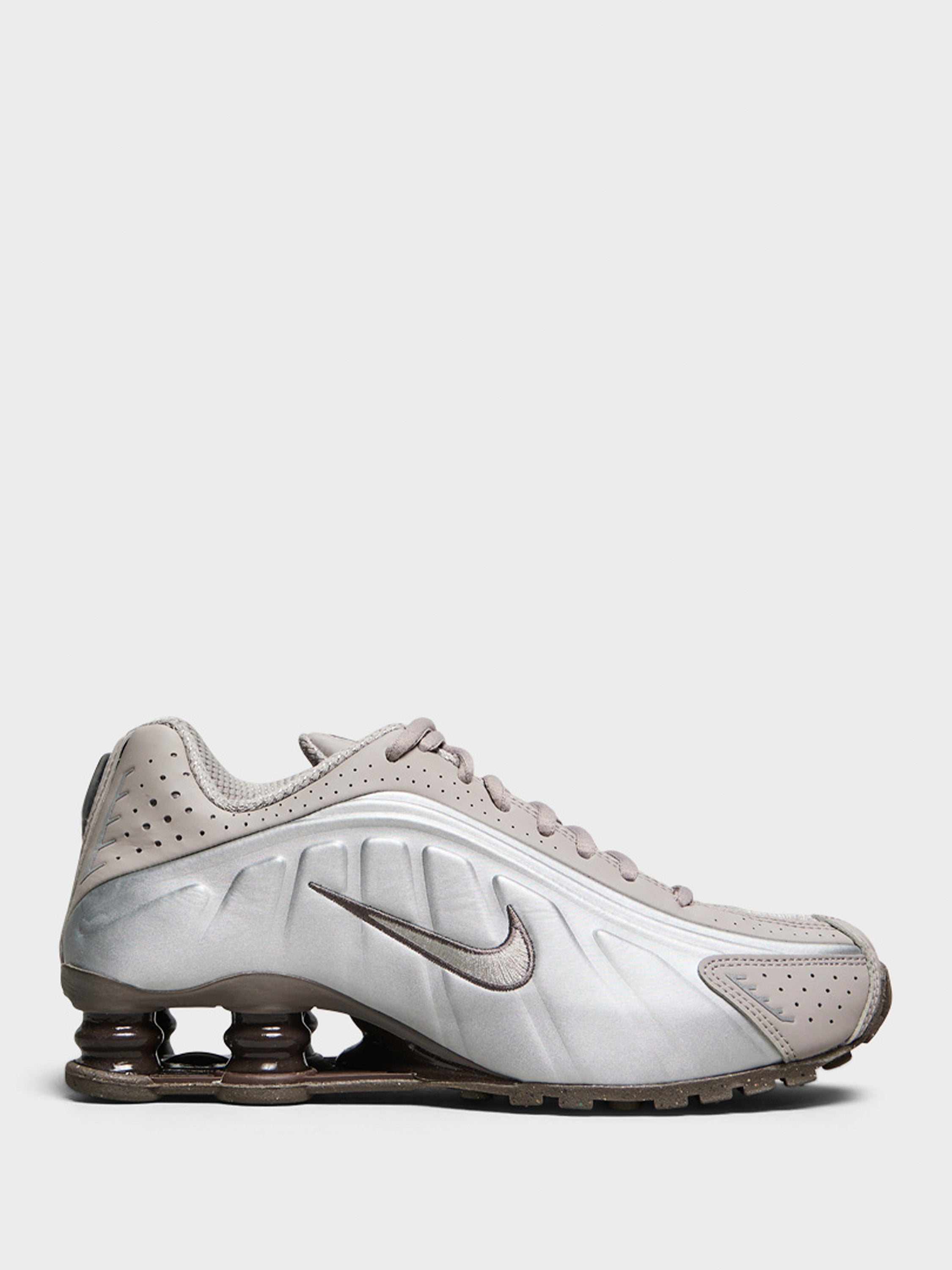 Nike - Shox R4 Sneakers in Cave Stone, College Grey and Baroque Brown
