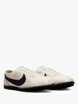 Nike - Nike Moon Shoe OG SP in Soft Pearl and Black-Black