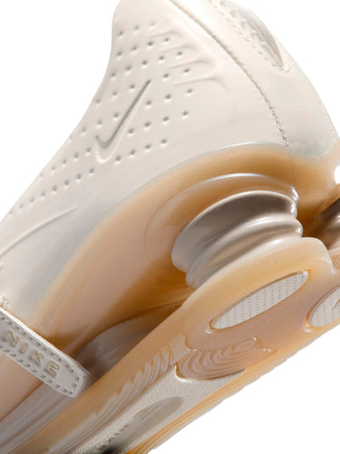 Nike - W Nike Shox Z Calistra in Pale Ivory and Pale Ivory Oatmeal