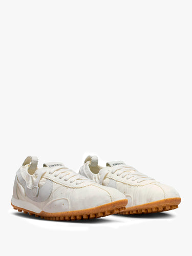 Nike - Nike Moon Shoe SP x Jacquemus in Soft Pearl and Sail