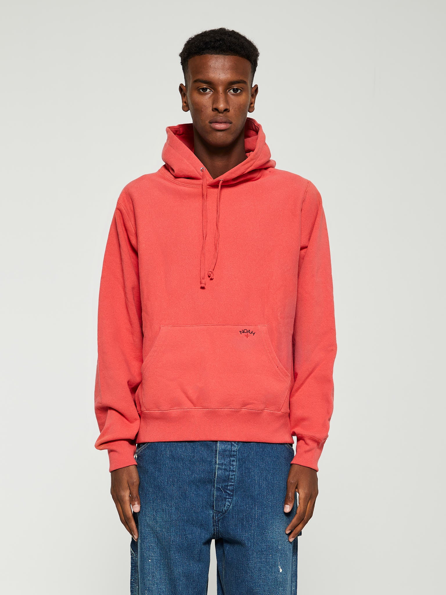 Noah - Classic Hoodie in Blush Red