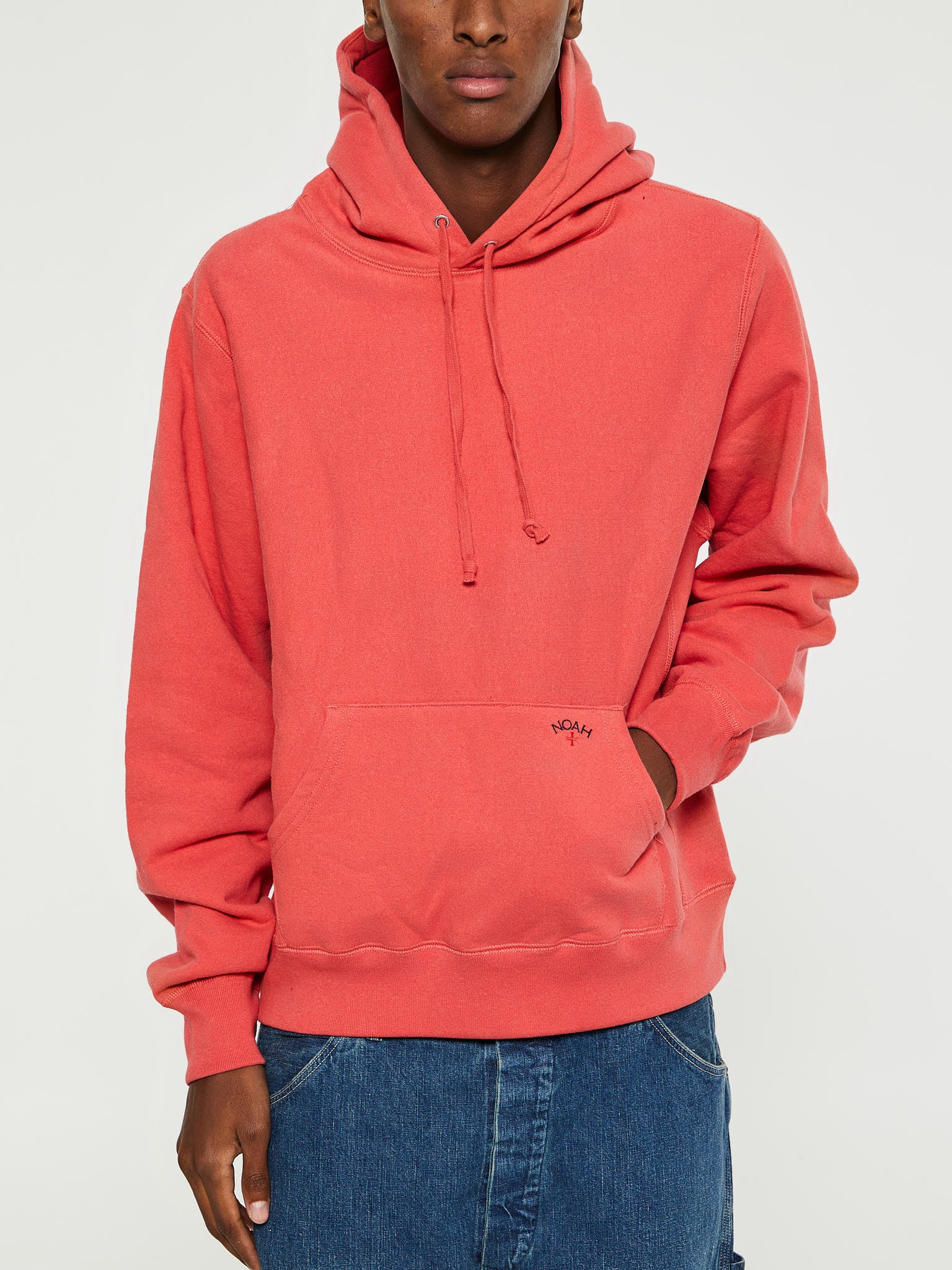 Noah - Classic Hoodie in Blush Red