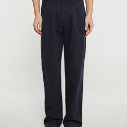 Noah - Double-Pleat Herringbone Pants in Navy