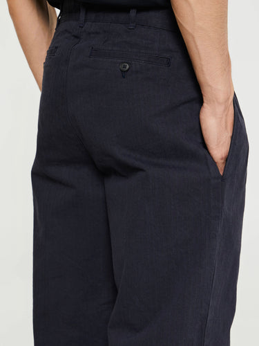 Noah - Double-Pleat Herringbone Pants in Navy