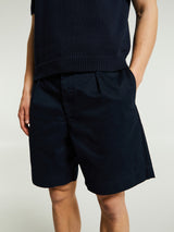 Noah - Single-Pleat Baggy Shorts in Navy