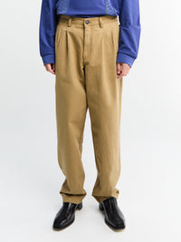 Noah - Double-Pleat Herringbone Pants in Khaki