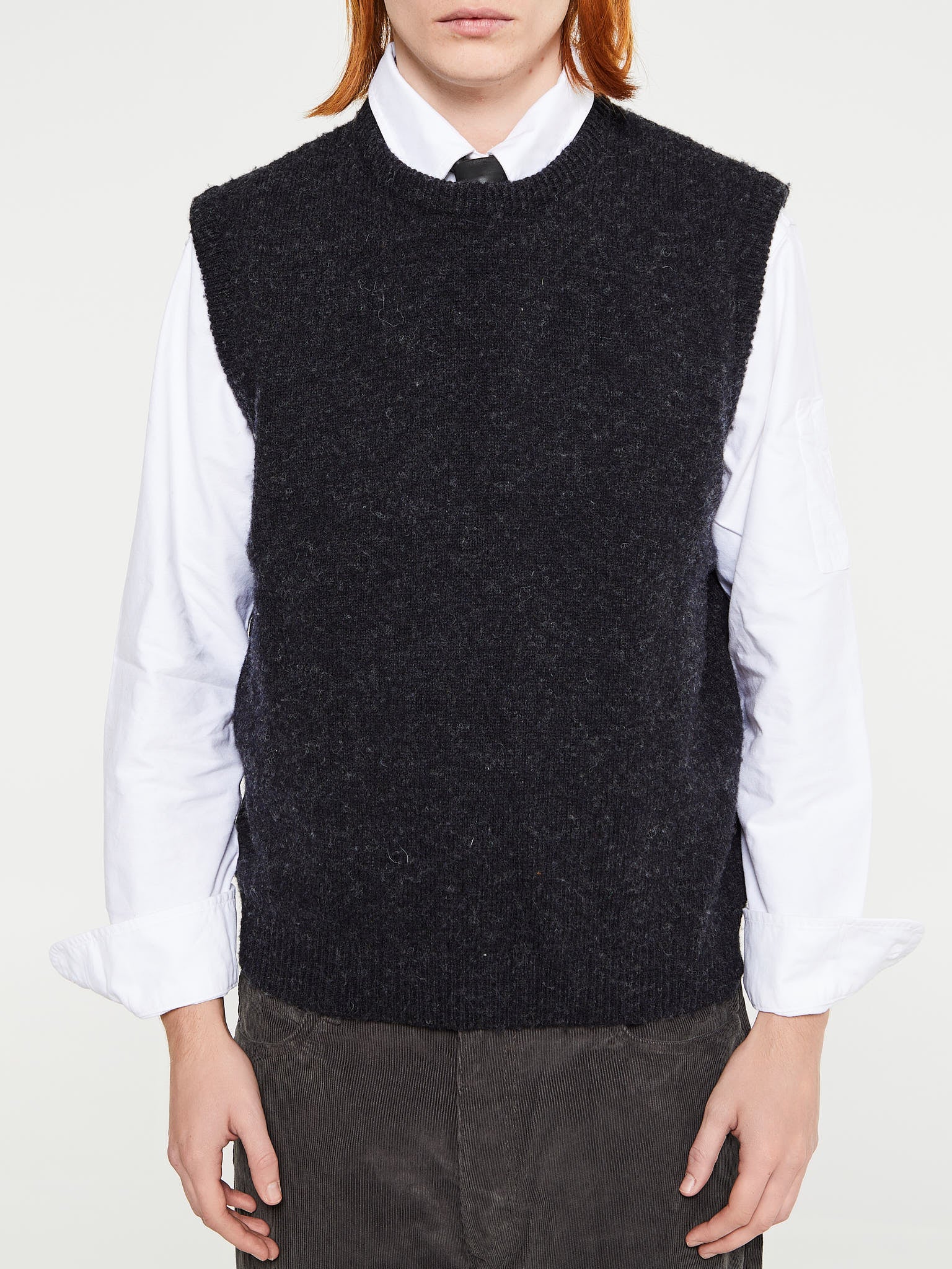 Noah - Shetland Crew Sweater Vest in Charcoal