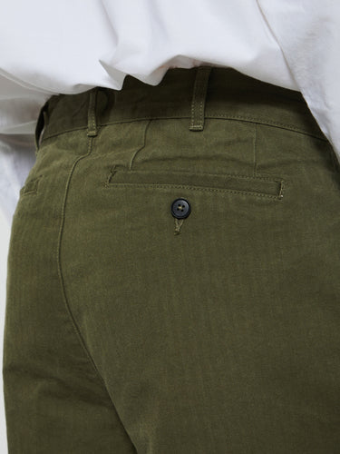 Noah - Double Pleated Herringbone Pants in Army Green