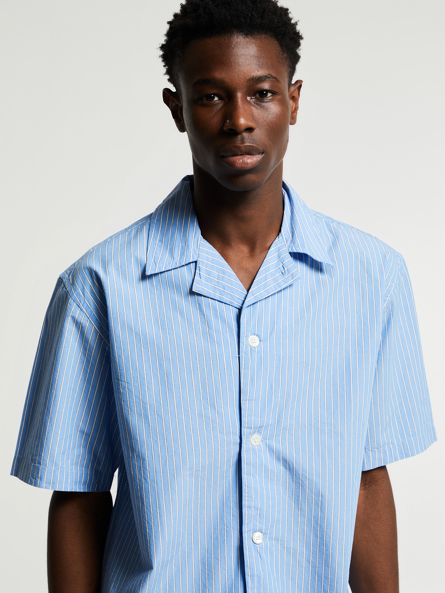 Norse Projects - Mads Poplin Stripe Shortsleeved Shirt in Navy